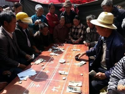 網上黑平臺客服說第三方通道維護 破解方法（圖）